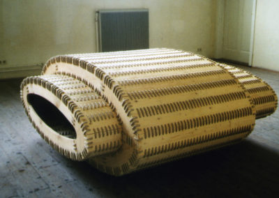 Part of - ©Kurt Spitaler I 1999; Holz, Seil, genäht; 210 x 210 x 90 cm