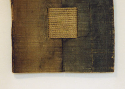 Innig - ©Kurt Spitaler I 2003; Holz, Seil, genäht; 50 x 50 cm
